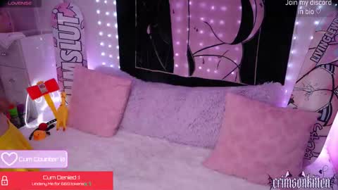 Snapshot of crimsonkitten chatting on October 11, 4:22 am Crimson Kitten online show from October 11, 4:22 am