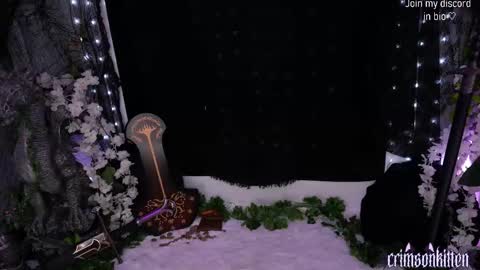 Snapshot of crimsonkitten chatting on October 19, 4:57 am Crimson Kitten online show from October 19, 4:57 am