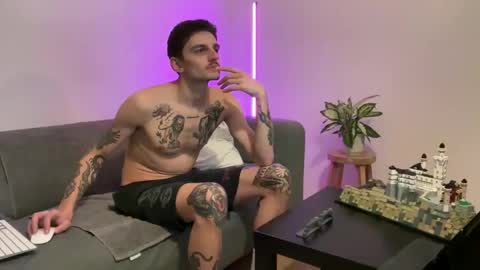 Snapshot of crinifer chatting on January 14, 9:52 pm Crinifer online show from January 14, 9:52 pm