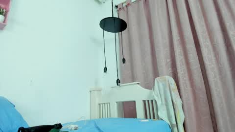 cris_dulce online show from April 19, 6:10 pm