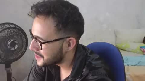 cris_simons online show from December 3, 4:58 am