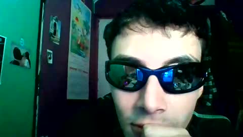 Crisanto online show from May 22, 1:13 am
