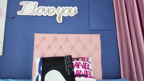 Cris Evanz online show from February 7, 7:06 pm