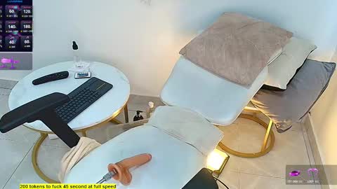  Criss Evans  online show from September 24, 9:18 pm