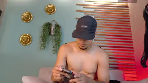 criss_hardcock_ online show from May 16, 1:10 pm