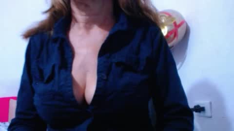 Snapshot of cristal_collins1 chatting on February 20, 11:53 am cristal_collins1 online show from February 20, 11:53 am