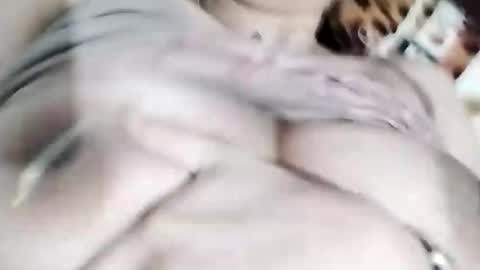 Snapshot of cristal_g19 chatting on December 16, 6:43 am online show from December 16, 6:43 am