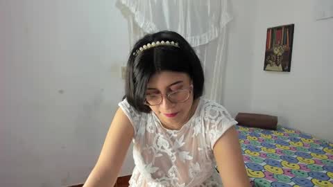 Snapshot of cristal_g19 chatting on January 25, 3:30 am online show from January 25, 3:30 am