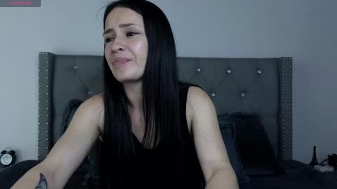  Alejandra from Wednesday to Saturday from 1000 pm to 400 am Colombian hour online show from April 11, 3:55 am