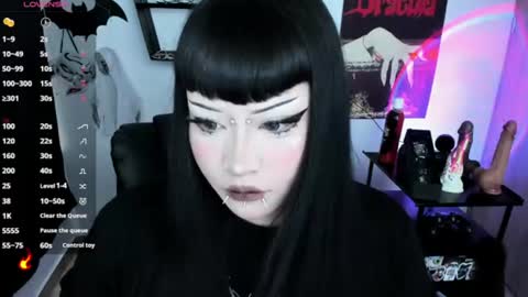 Snapshot of cristal_kosh chatting on July 11, 5:48 pm Cris online show from July 11, 5:48 pm