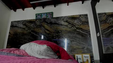 Snapshot of cristal_quintero chatting on June 26, 8:41 am Cristal online show from June 26, 8:41 am