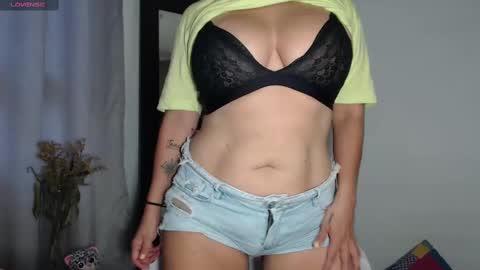 Snapshot of cristal_sexyboobs_ chatting on March 5, 10:32 pm Cristal online show from March 5, 10:32 pm