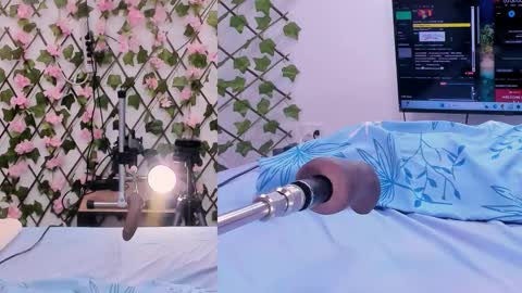 cristal_thompson_ online show from January 13, 1:05 pm