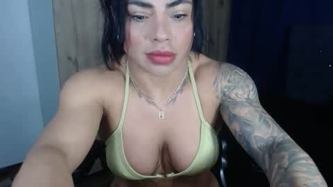 Snapshot of cristalbeautiful1 chatting on May 2, 4:28 am Natalie online show from May 2, 4:28 am