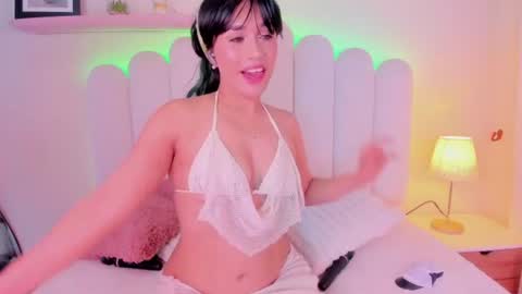 Snapshot of cristalhorny_69 chatting on July 19, 12:58 am Cristal online show from July 19, 12:58 am