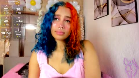 Snapshot of cristall_ravven chatting on October 29, 2:52 pm online show from October 29, 2:52 pm