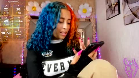 Snapshot of cristall_ravven chatting on November 4, 8:30 pm online show from November 4, 8:30 pm