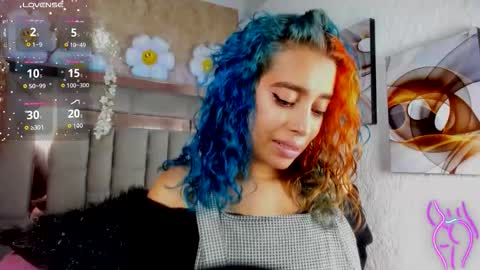 Snapshot of cristall_ravven chatting on November 25, 3:23 pm online show from November 25, 3:23 pm