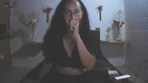 Snapshot of cristalvelvet chatting on May 1, 12:26 am online show from May 1, 12:26 am