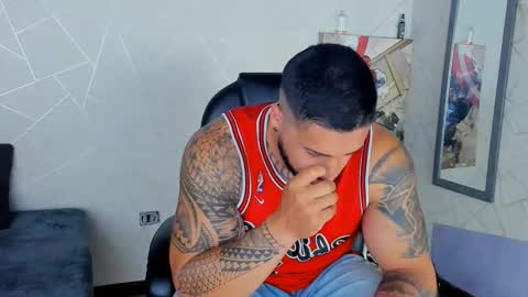 Snapshot of cristian_walker chatting on January 28, 12:22 pm cristian walker online show from January 28, 12:22 pm