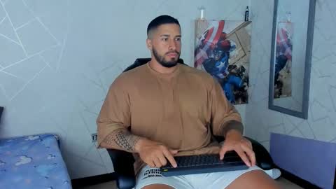 Snapshot of cristian_walker chatting on February 11, 12:05 pm cristian walker online show from February 11, 12:05 pm