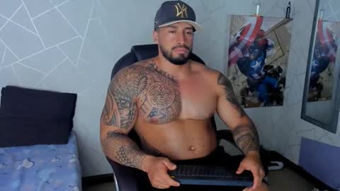 Snapshot of cristian_walker chatting on February 22, 8:42 pm cristian walker online show from February 22, 8:42 pm