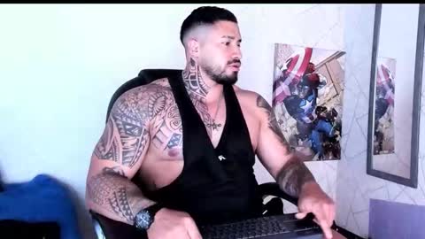 Snapshot of cristian_walker chatting on October 17, 11:02 am cristian walker online show from October 17, 11:02 am