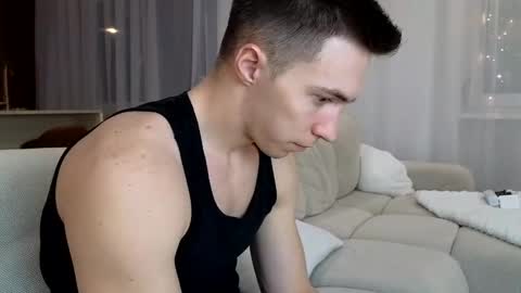 Snapshot of cristianovilla chatting on March 6, 5:11 pm CristianoHailey online show from March 6, 5:11 pm