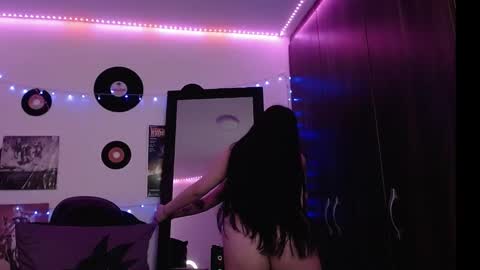 Snapshot of cristin_moon chatting on March 4, 5:45 pm Christina online show from March 4, 5:45 pm