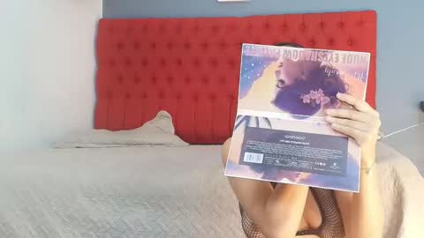 Snapshot of cristina_aznar chatting on February 9, 7:40 pm Cris online show from February 9, 7:40 pm