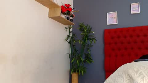 Cris  online show from March 23, 7:51 pm