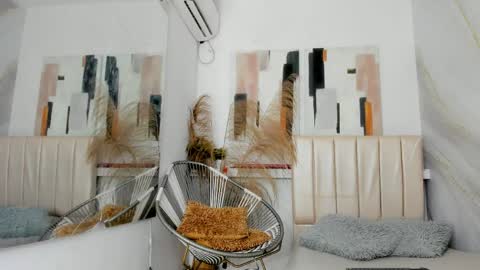 Cris  online show from April 6, 6:53 pm