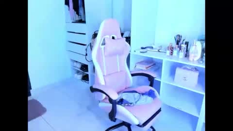 cristinasweet7 online show from March 17, 11:52 pm