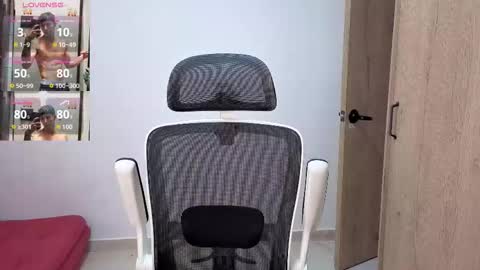 cristopher23  online show from October 12, 1:43 pm