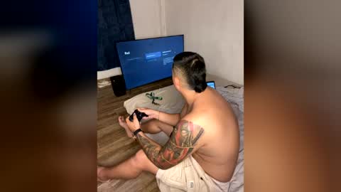 cristopher_011 online show from July 31, 11:37 pm
