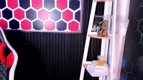 Cristopher  online show from June 5, 8:36 pm
