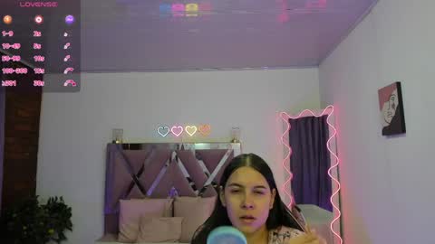 cristy_tay online show from April 8, 11:43 am