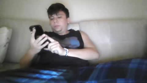 Snapshot of crisx3585 chatting on December 17, 4:18 am crisx3585 online show from December 17, 4:18 am