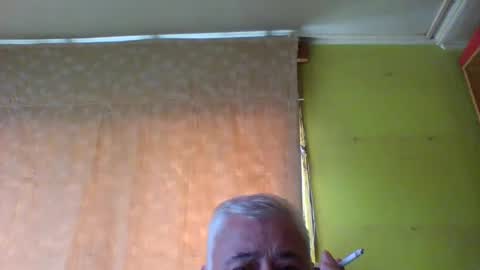 crmperez online show from November 26, 7:04 pm