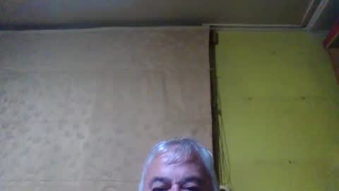 crmperez online show from December 21, 6:20 am
