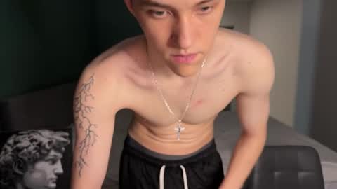 Snapshot of cronck52 chatting on November 23, 7:46 pm cronck52 online show from November 23, 7:46 pm