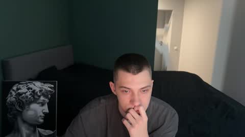 Snapshot of cronck52 chatting on December 19, 11:34 pm cronck52 online show from December 19, 11:34 pm