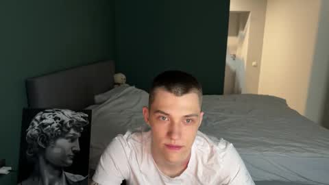 Snapshot of cronck52 chatting on December 22, 9:45 pm cronck52 online show from December 22, 9:45 pm