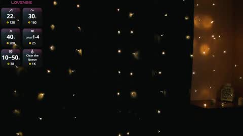 Snapshot of cross_the_line chatting on December 23, 10:21 am xx Amina xx online show from December 23, 10:21 am