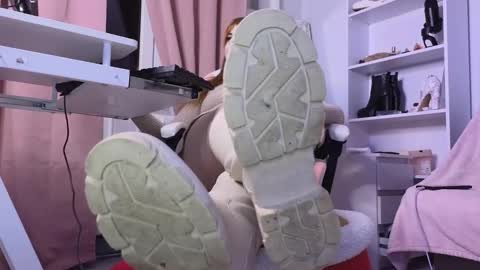 Cruel Siren online show from January 8, 9:17 pm