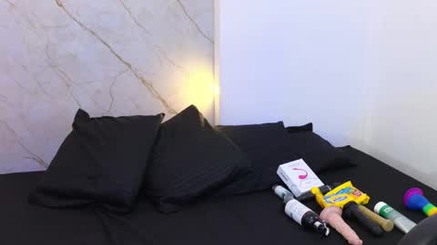 Snapshot of cry_baby800 chatting on October 17, 10:01 pm Cry online show from October 17, 10:01 pm