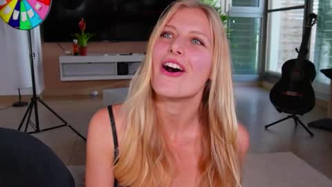 Crystal online show from February 10, 5:06 pm