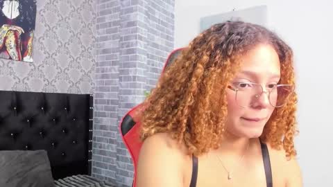 Snapshot of crystal_bunn chatting on November 29, 6:00 pm Crystal online show from November 29, 6:00 pm