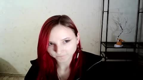 crystal_carnation online show from May 19, 6:42 am