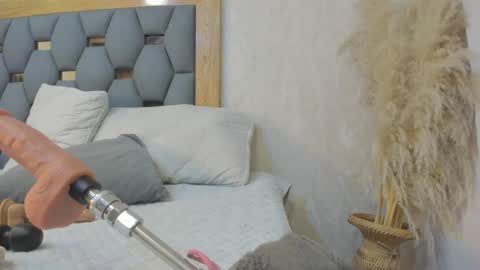 crystal_sm online show from January 14, 3:01 am